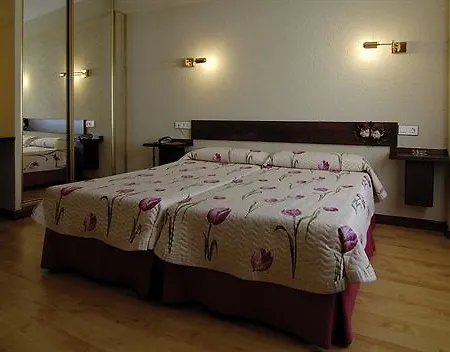 Hotel Concejo 2*